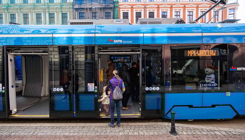 Powiększ obraz: Pesa 146N